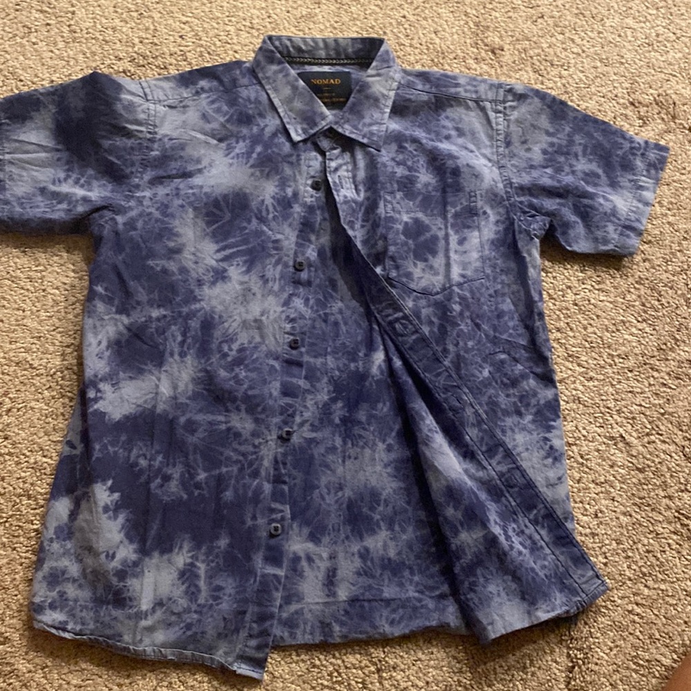 Nomad size 8 button up short sleeve